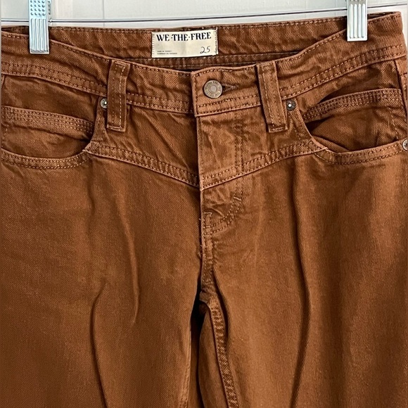 We The Free Shelby Low-Rise Boyfriend Jeans Relaxed Fit Size 24 Chocolate New - Picture 6 of 16